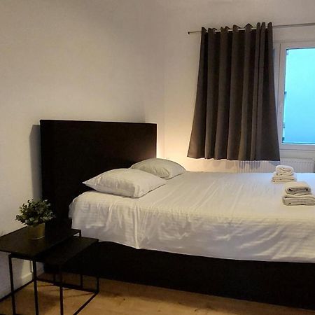 The View - Spacious 2 Bdr Appt In With View Antwerp Exterior photo
